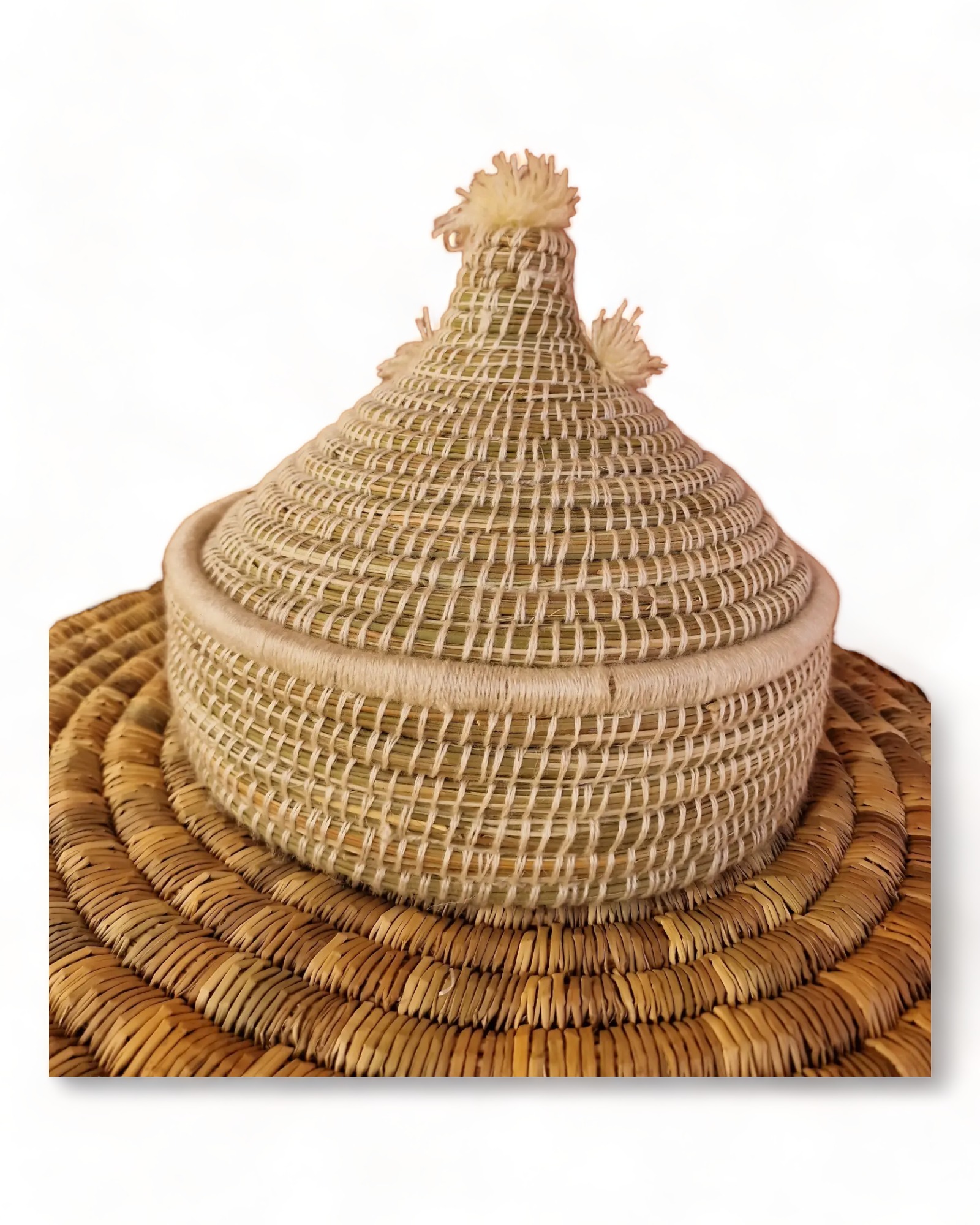 Handcrafted Doum Tajines: Moroccan Elegance for Organization - Image 7