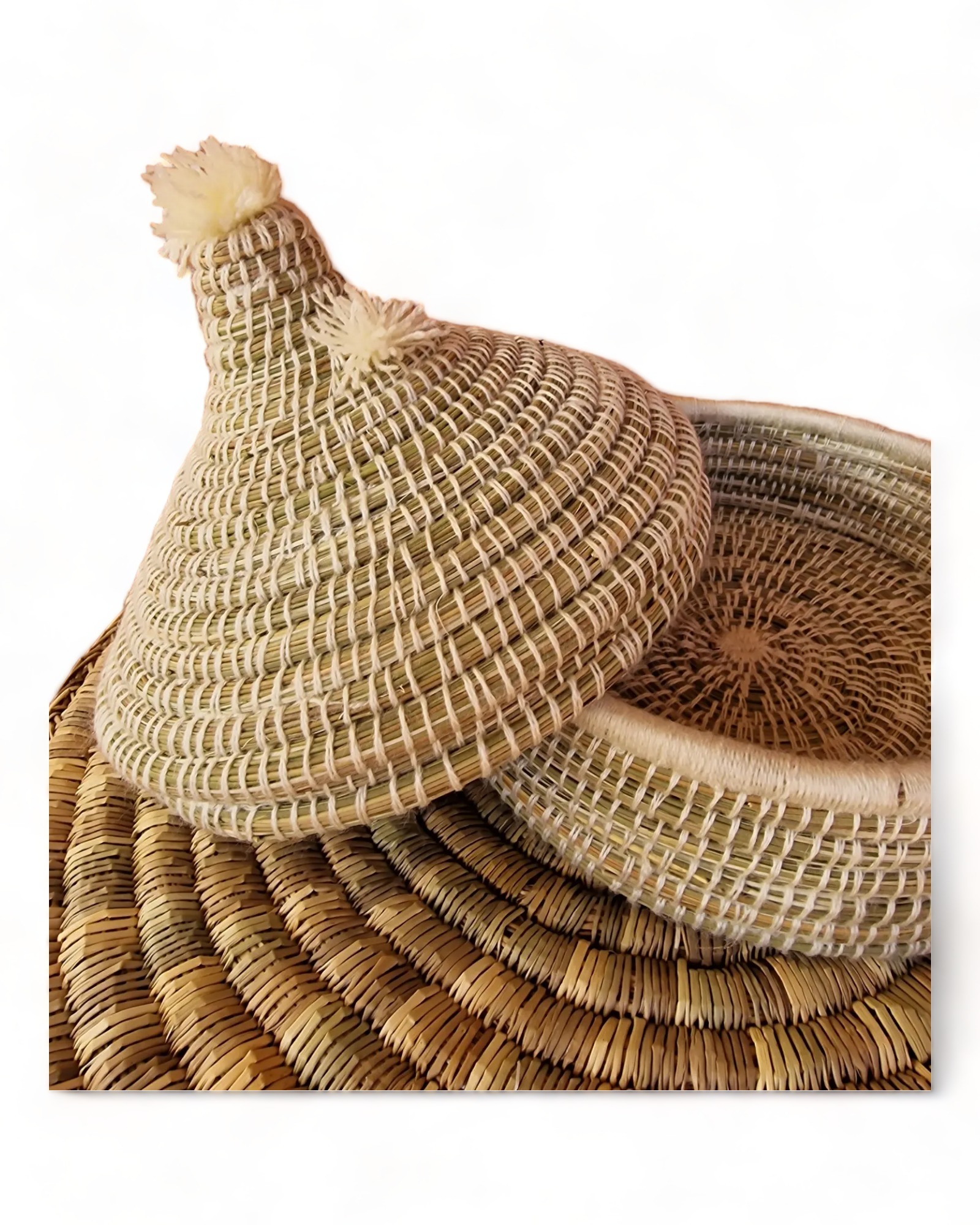 Handcrafted Doum Tajines: Moroccan Elegance for Organization - Image 5