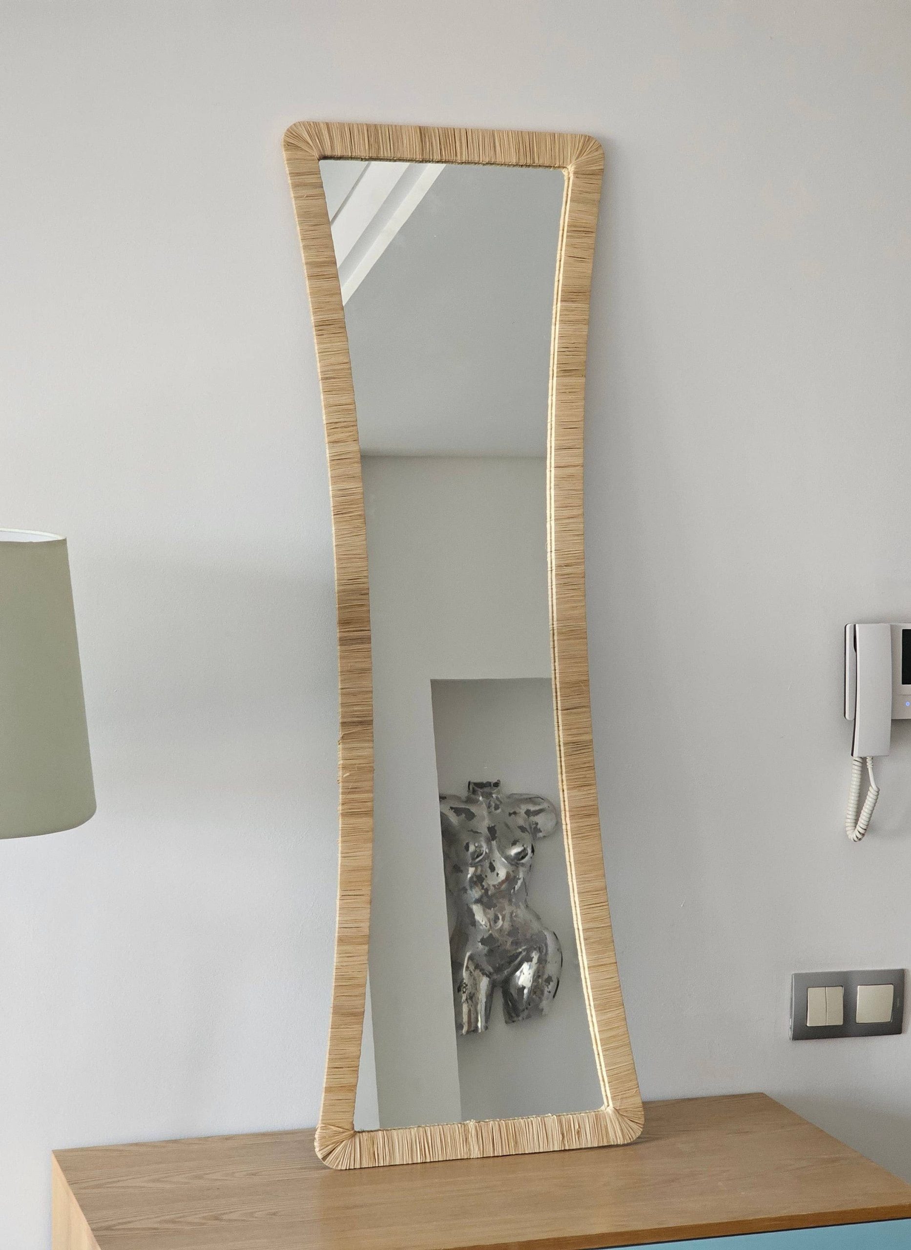 Moroccan raffia mirror in butterfly shape - Image 4