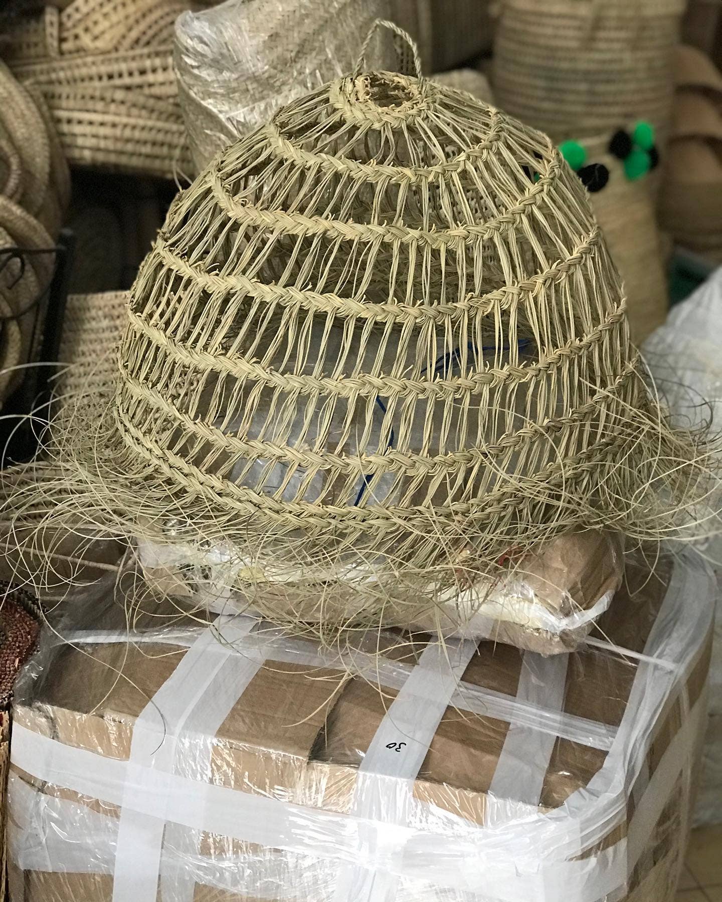 Moroccan suspension made of natural palm fibers - Image 2