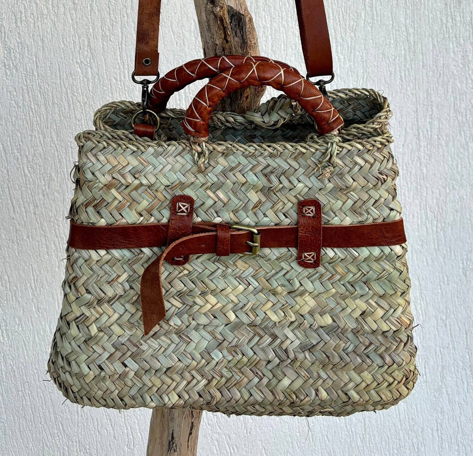 Palm bag with leather handle and handle, 2 sizes S and M.