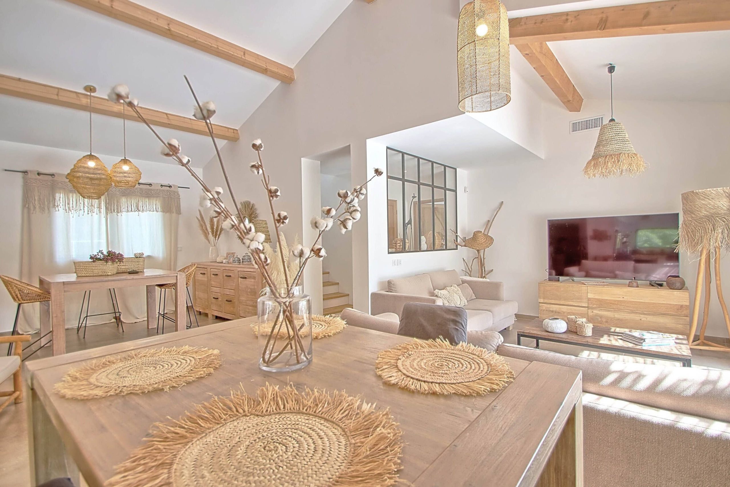 Fringed round raffia placemats, bohemian placemats,