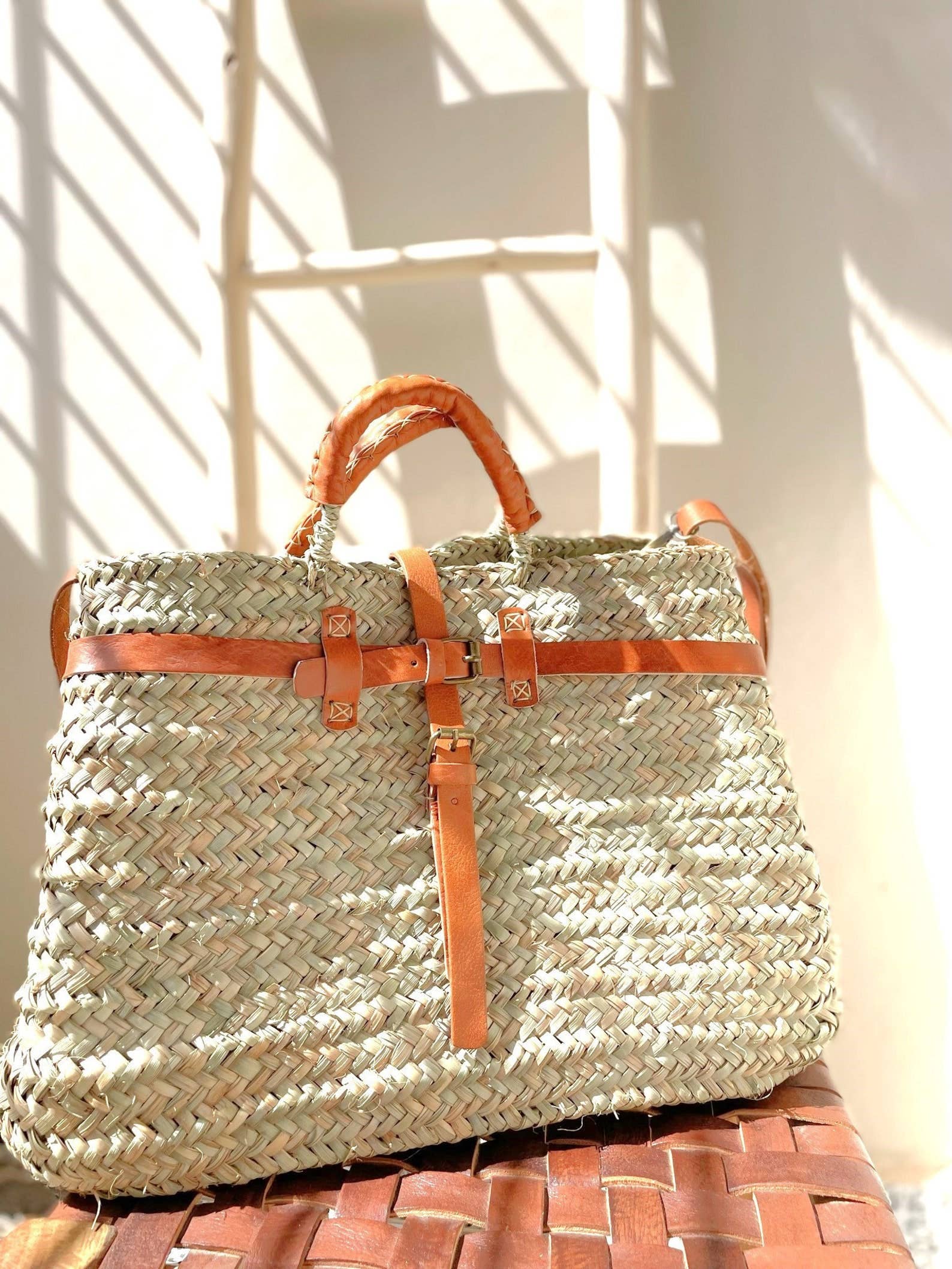 Handwoven Palm Leaf Shopping Basket with Leather Closure