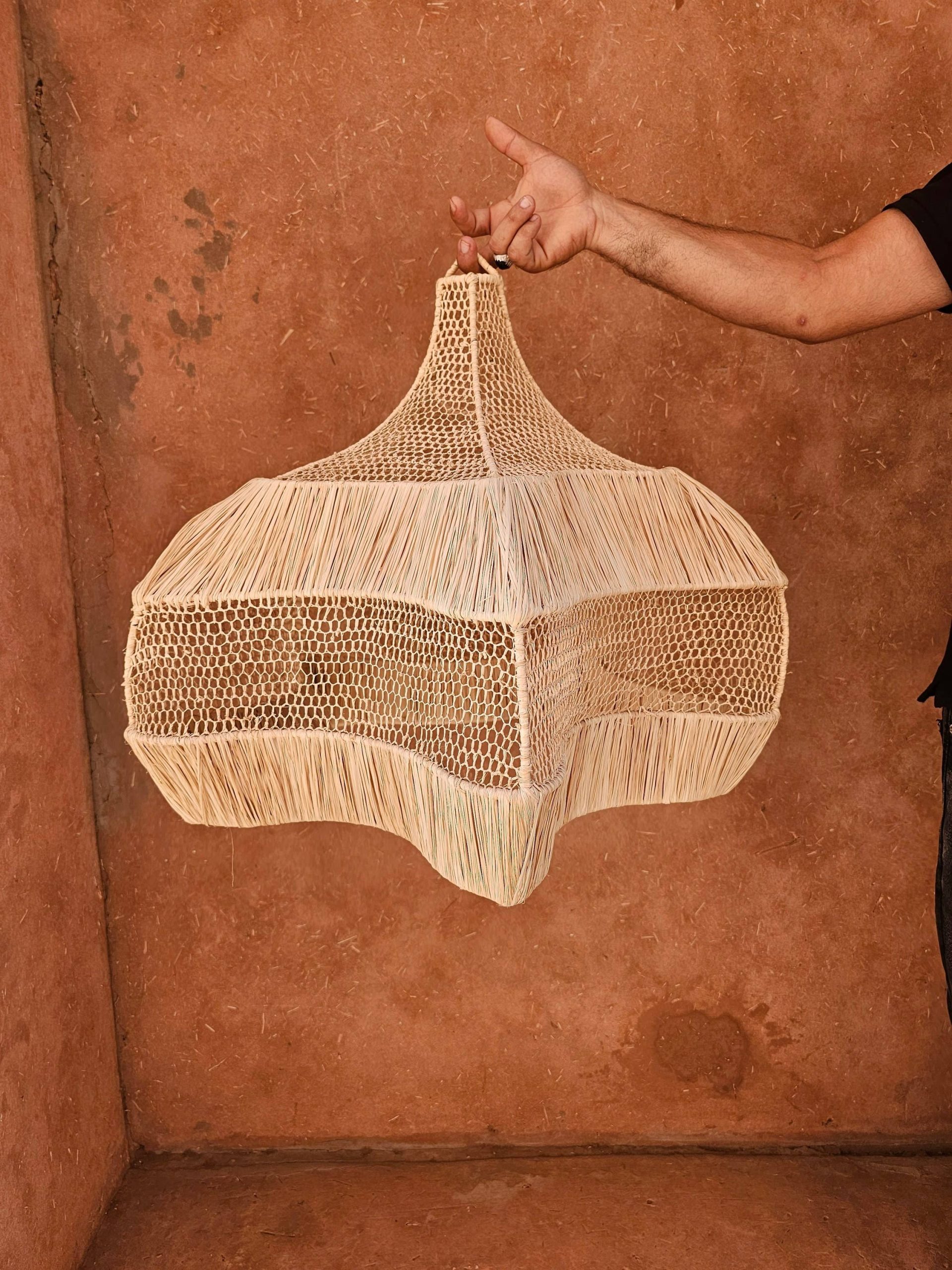 Handwoven Wave Raffia Pendant Light – Moroccan Boho - Image 5
